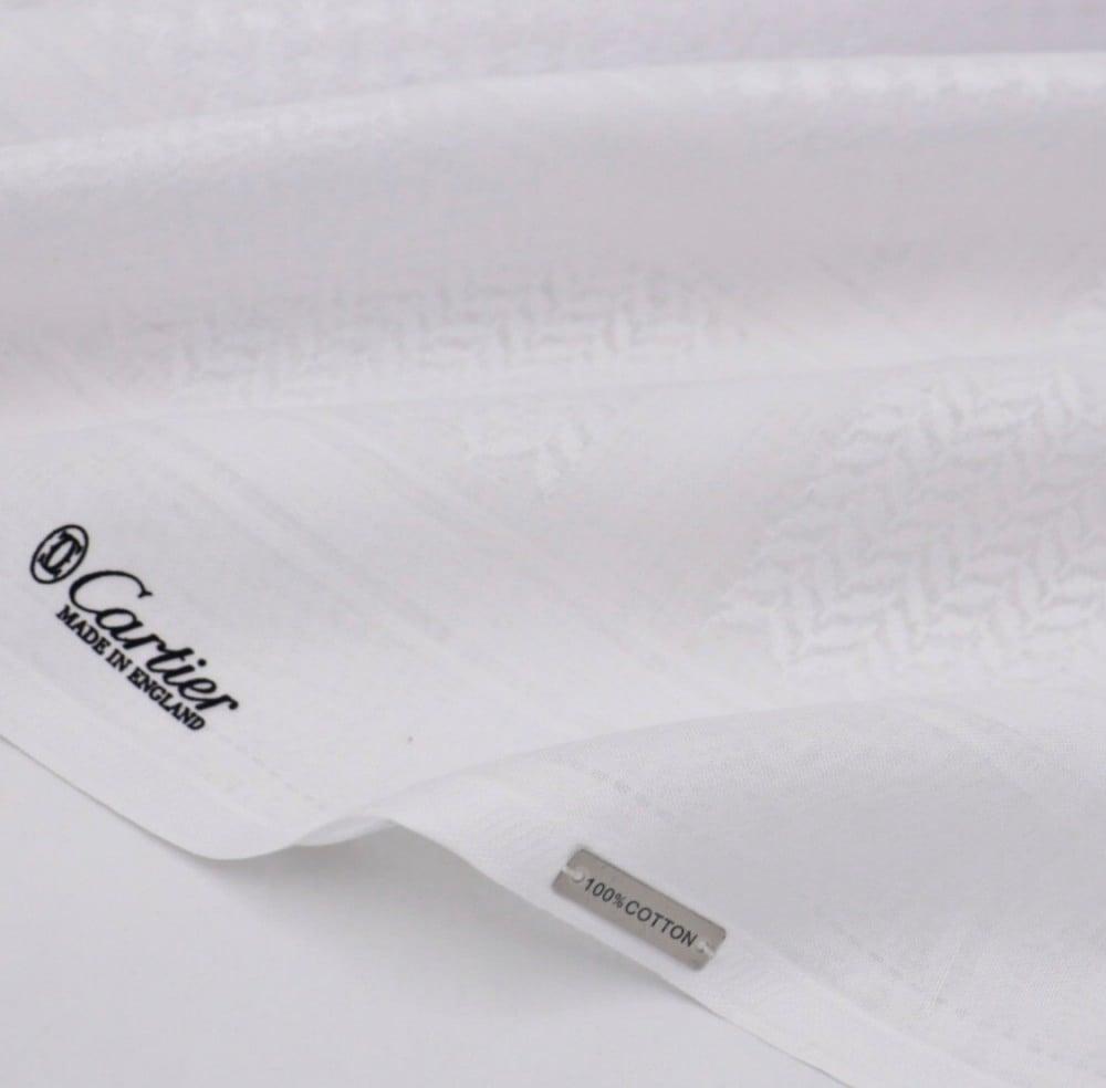 شماغ كارتير ابيض 2024