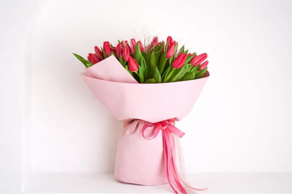 زهرة التوليب: قصة الأناقة التي أسرت العالم