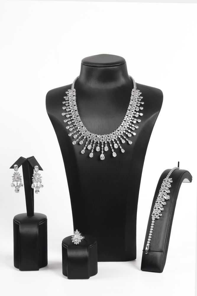 طقم زركون 4 قطع فضي كامل لامع