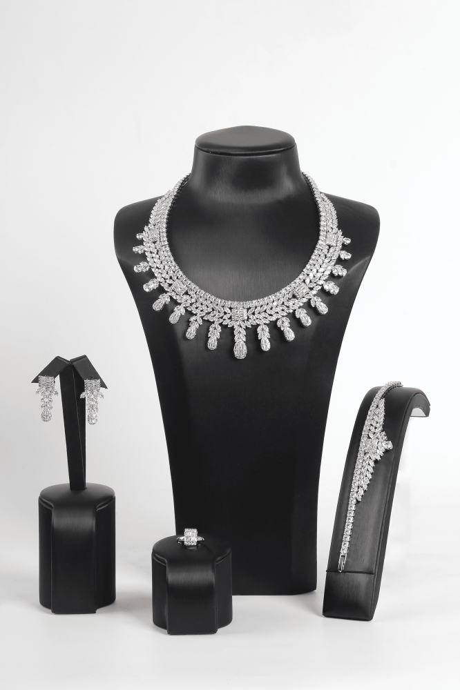 طقم زركون 4 قطع فضي كامل لامع