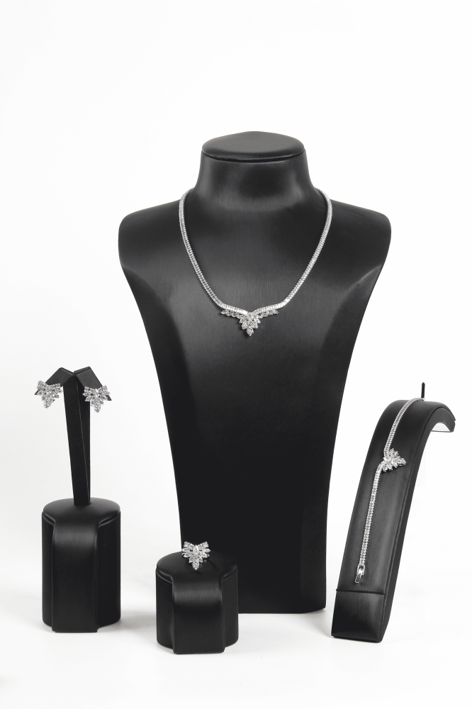 طقم زركون 4 قطع فضي كامل لامع