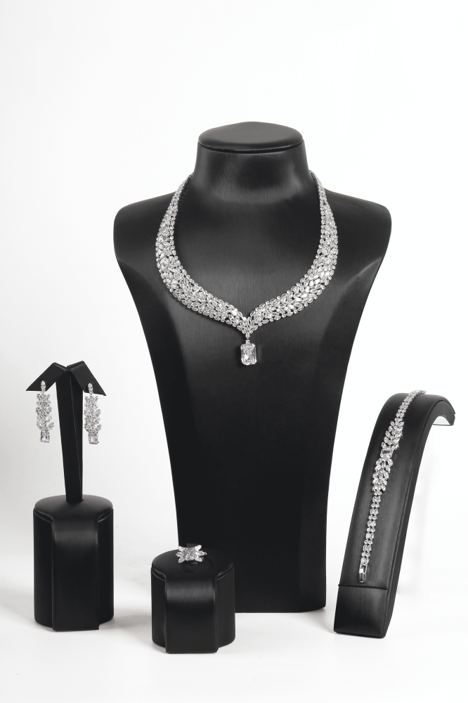 طقم زركون 4 قطع فضي كامل لامع