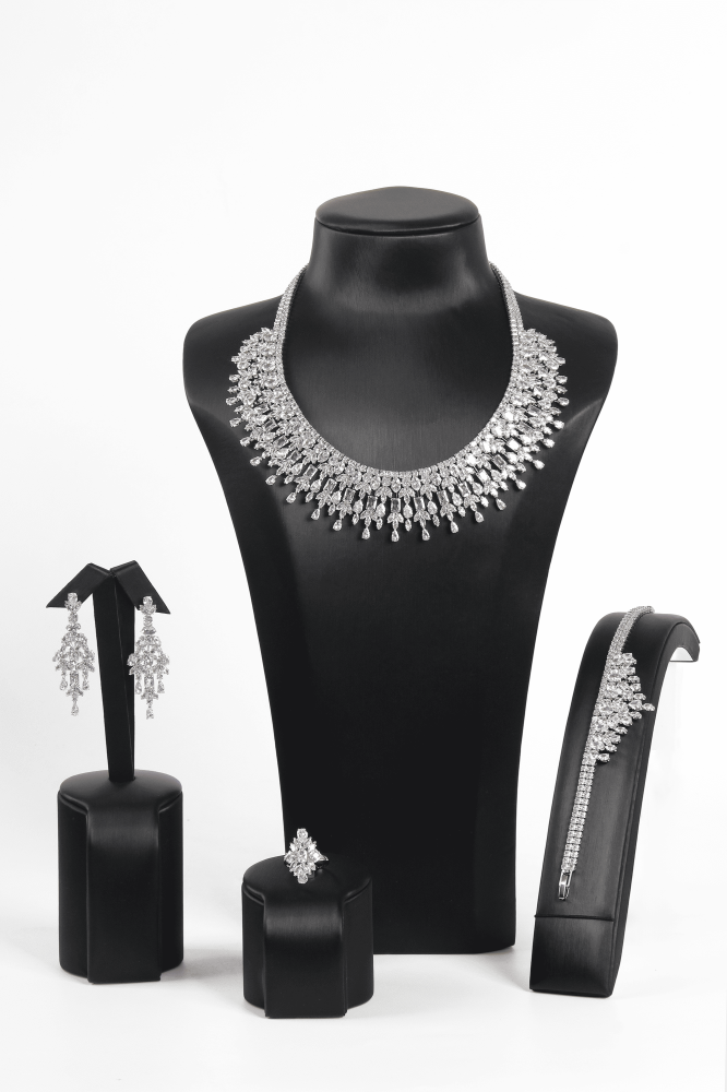 طقم زركون 4 قطع فضي كامل لامع فاخر