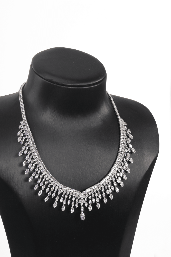 طقم زركون بتصميم أنيق