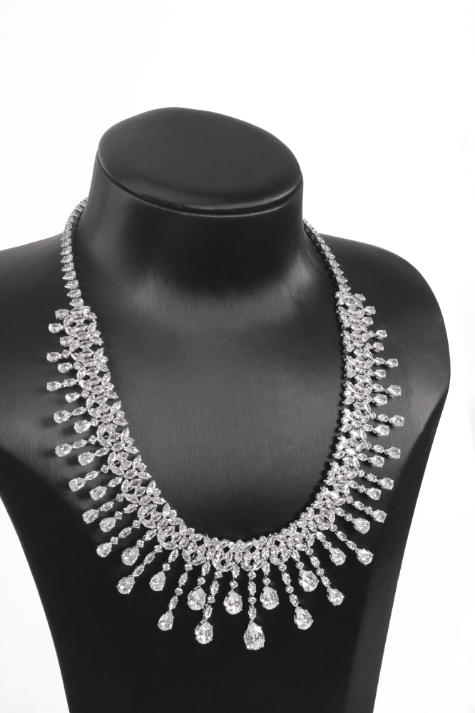 طقم زركون بتصميم أنيق