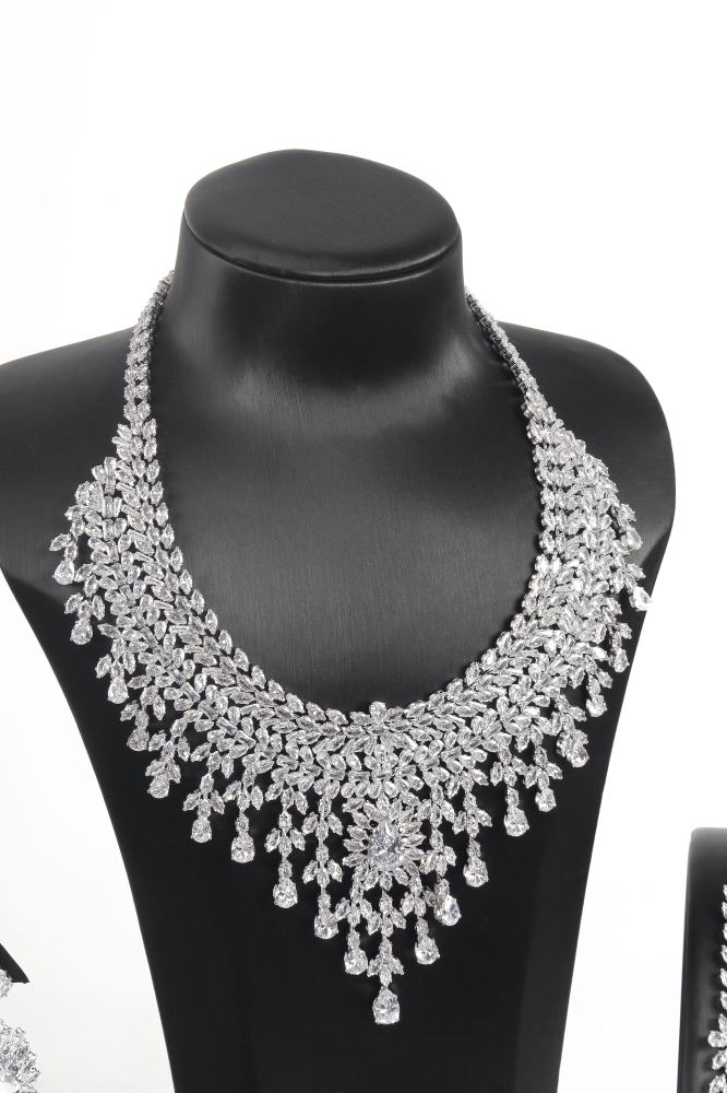 كسسوار طقم زركون بتصميم أنيق فاخر