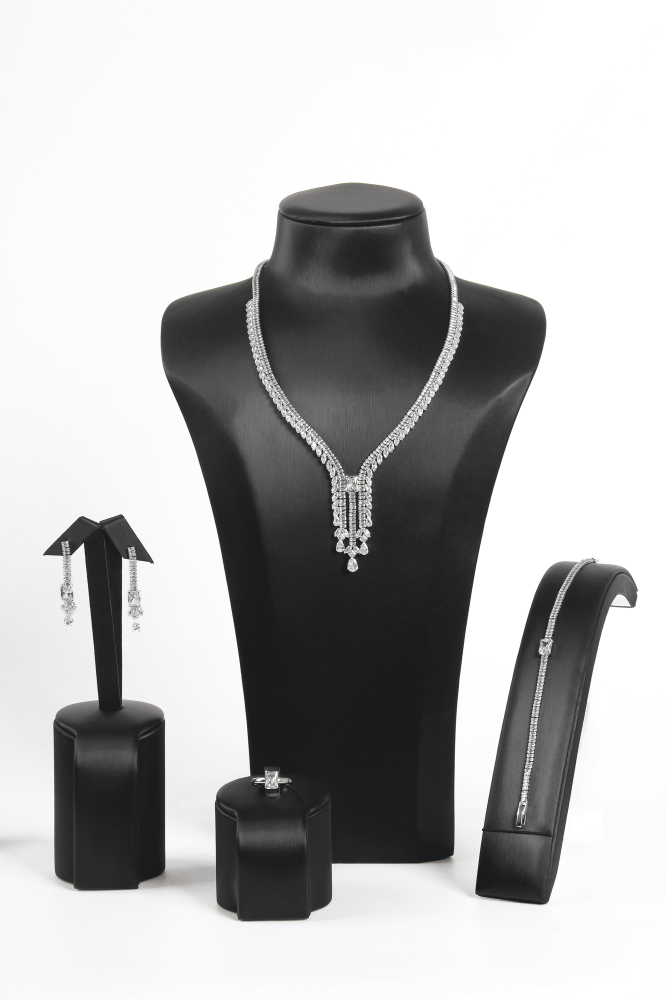 طقم زركون 4 قطع فضي كامل لامع