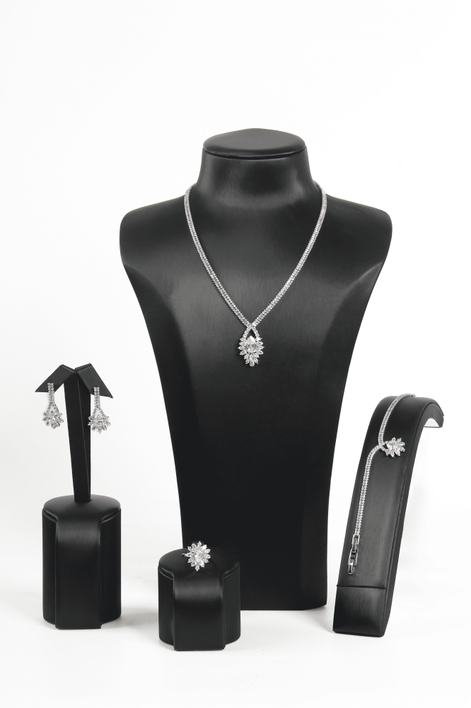 طقم زركون 4 قطع فضي كامل لامع