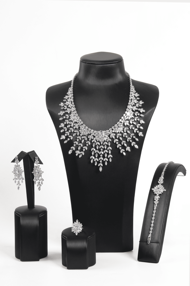 طقم زركون 4 قطع فضي كامل لامع فاخر