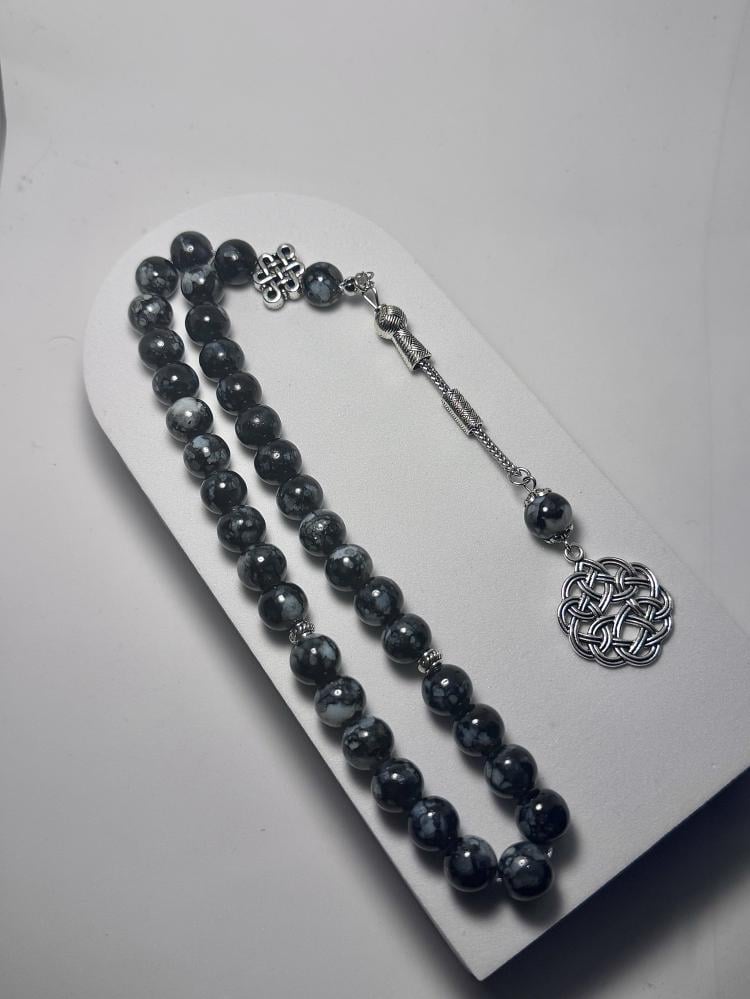 مسباح باللون الأسود - الفضي - مع طربزونة