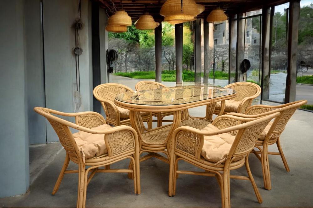 طاولة طعام من الخيزران الفاخر