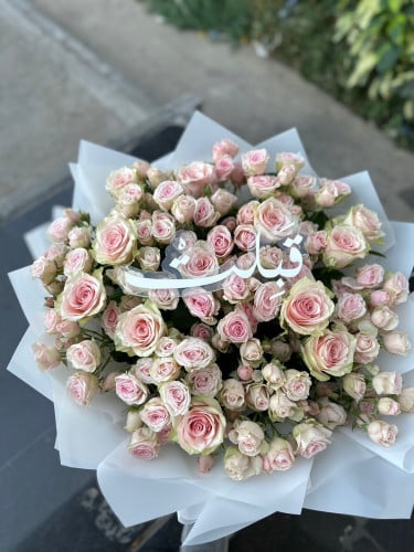 بوكيه ورد + اكريلك قبلت