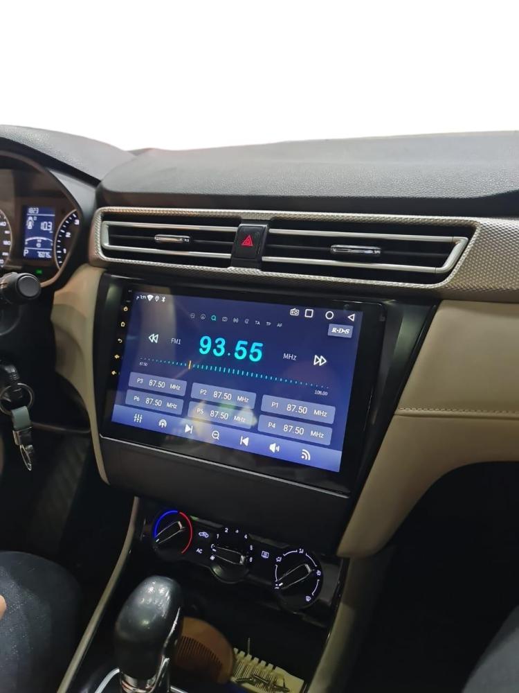 شاشة سيارة تويوتا يارس من 2022 إلى 2024