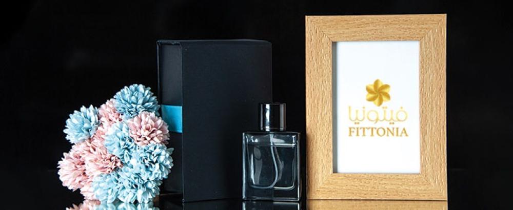 أفكار هدايا للرجال رومانسية تجمع الورد والعطر وتبهر من تحبين