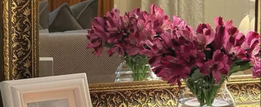 باقات ورد في الديكور المنزلي: كيف تحول الزهور الطبيعية منزلك إلى واحة