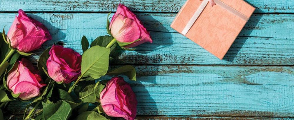 دليل شامل للعناية بـ ورد طبيعي: 7 خطوات لضمان نضارة الورد لأطول فترة م