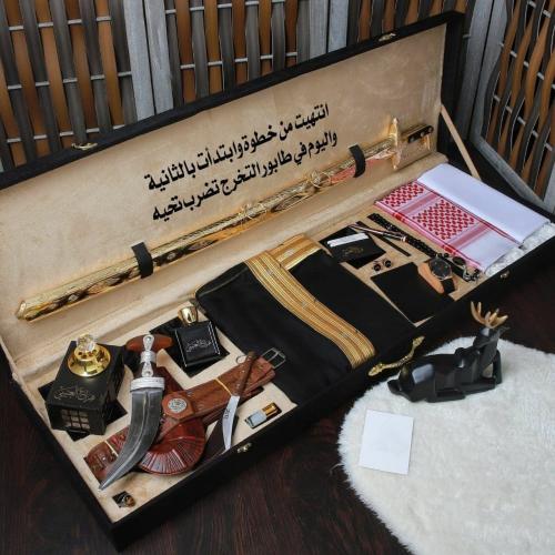 هدايا رجالي بوكس ملكي بشت خنجر سيف