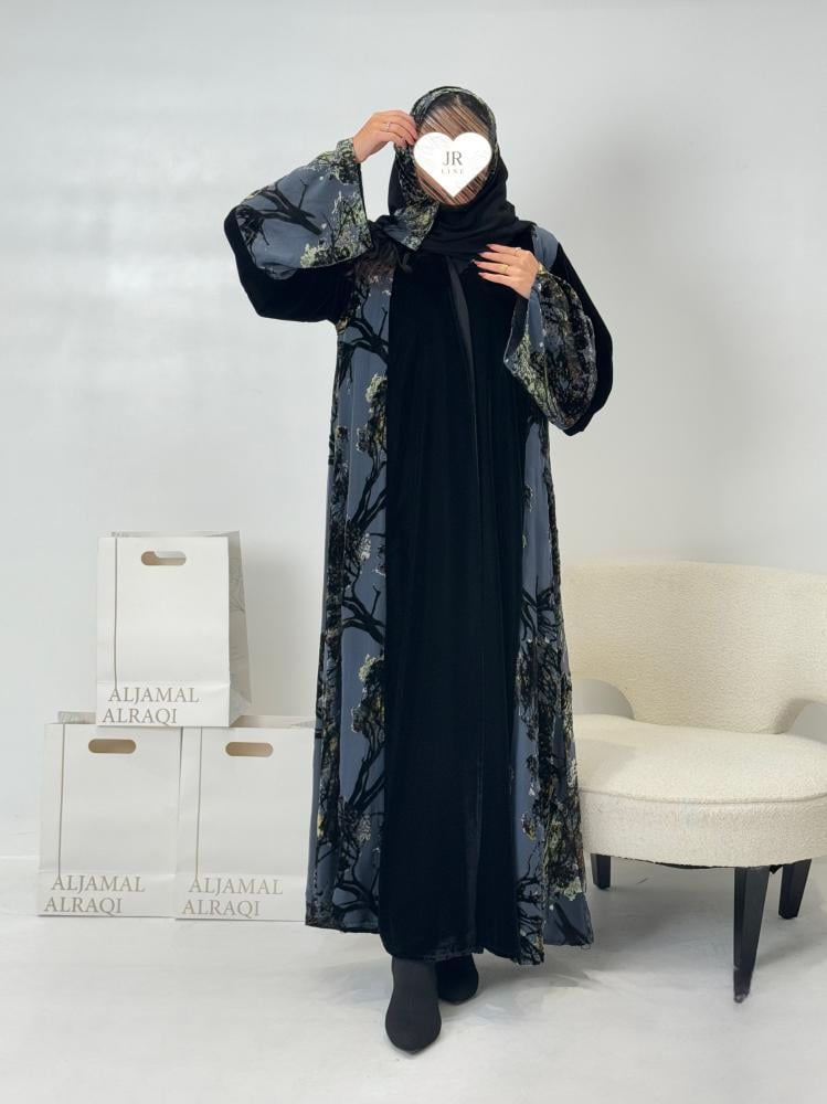 تشكيلة شتاء 2024 - عباية ارامينتا تدخيلات مخمل مطرز سماوي