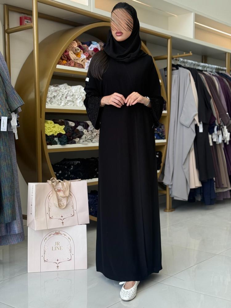 عباية علياء بقماش كريب ملكي تطريز ناعم بالكم  2
