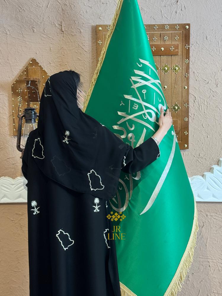 اليوم الوطني | عباية عزة بقماش كريب الاناقة بتطريز فضي