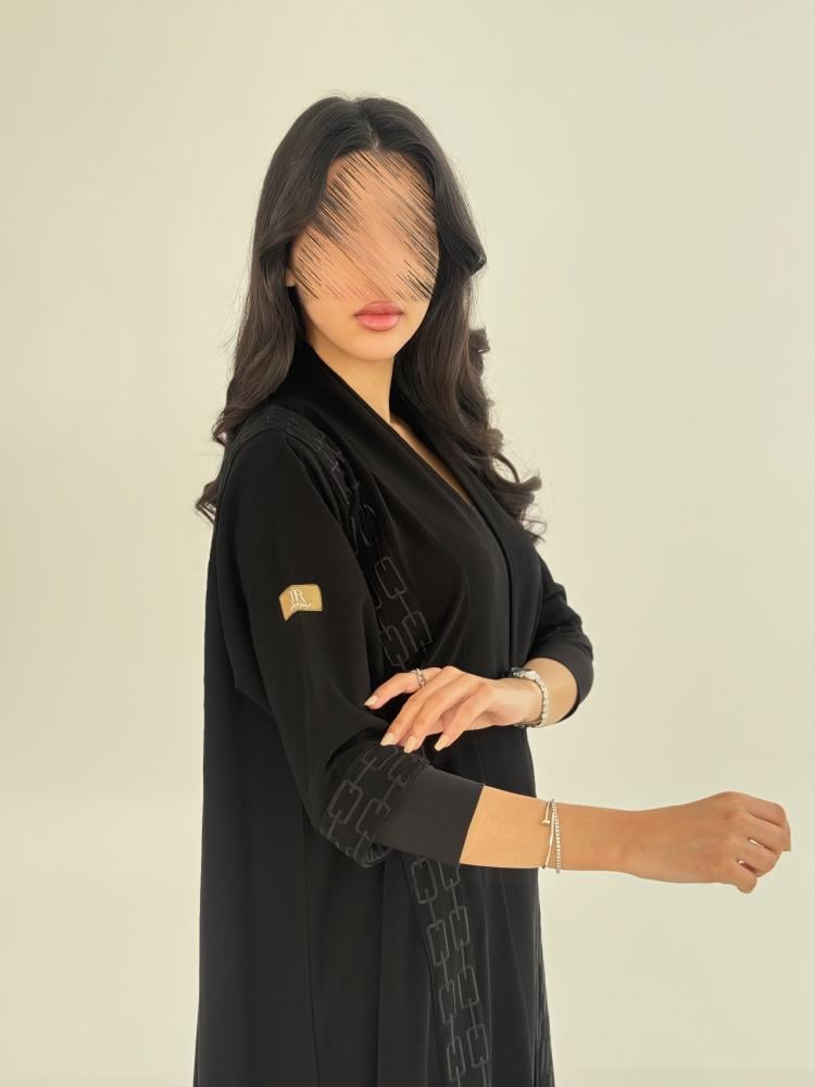 عباية عوالي بقماش كريب ملكي بتطريز انيق اسود  4