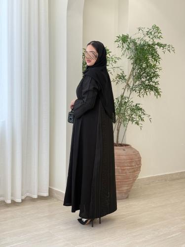 عباية ريام قماش كريب الاناقه تدخيلات بانوراما اسود