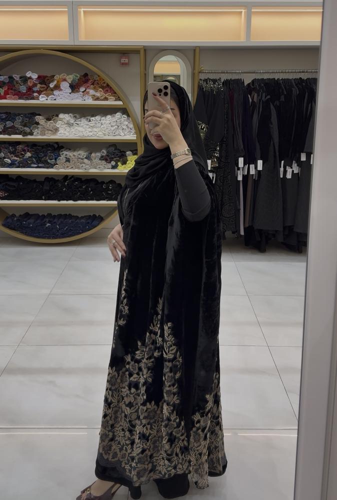 عباية الترف بقماش شيفون مخمل مبطن برسم انيق