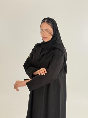 عباية امل بقماش كريب الاناقة تطريز نثر