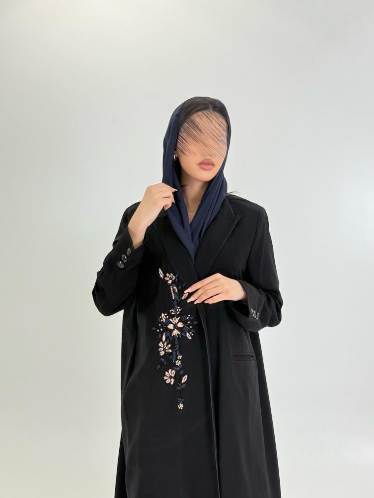 بليزر | عباية جوليا بقماش كريب رموش مزين بحياكه يدويه وشك كحلي