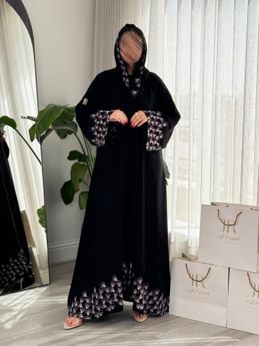 عباية حلا ا بقماش انترنت تطريز وردي