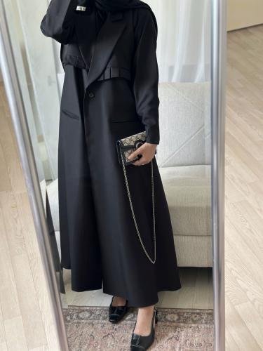 Private line black abaya