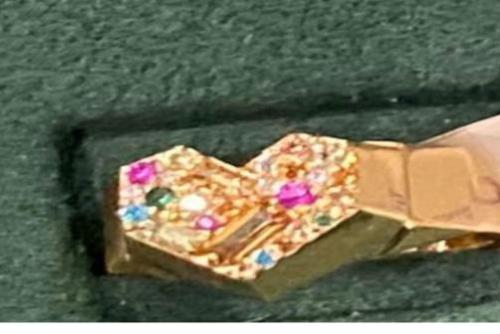 خاتم ذهب  اصفر عيار 18 مزين بالالماس الابيض والياقوت