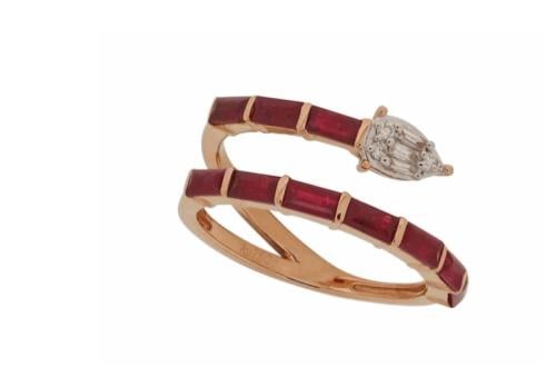 خاتم ذهب عيار 18 مزين بالالماس والاحجار الكريمة