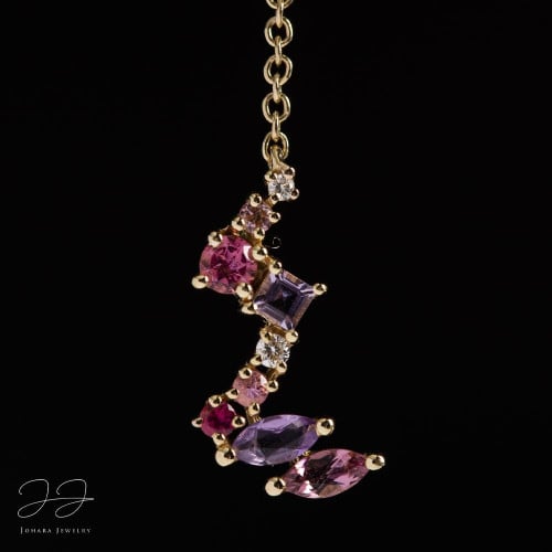 سلسال رقم 4 ذهب روز قولد مزين بالألماس والأحجار الكريمة