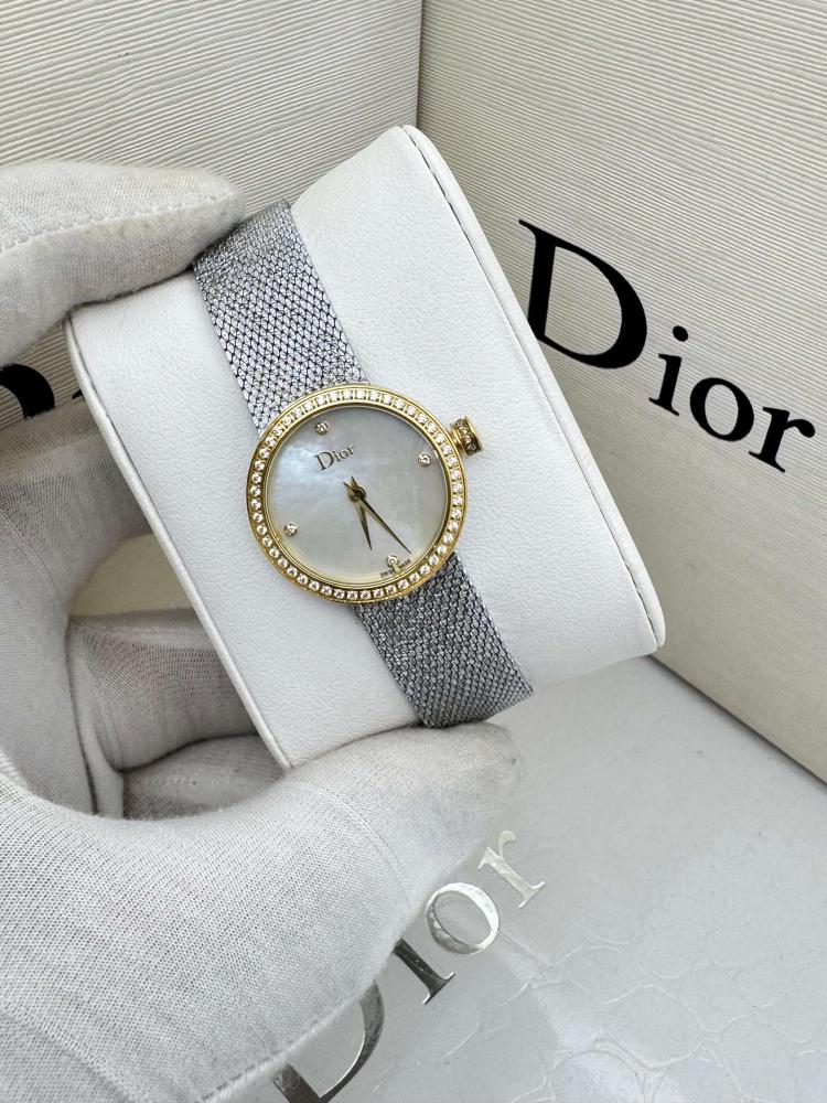 ساعة ديور نسائي بفصوص وعلامات ساعة كريستال - ماستر