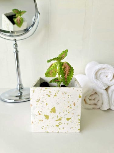 قالب سيليكون جاهز اصيص نبات (9.1*8.7)