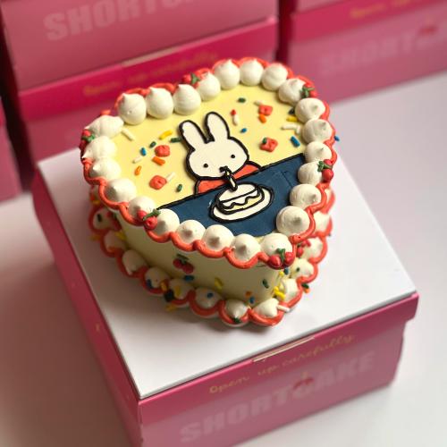 Cartoon heart cake