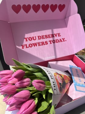 Pink tulip box