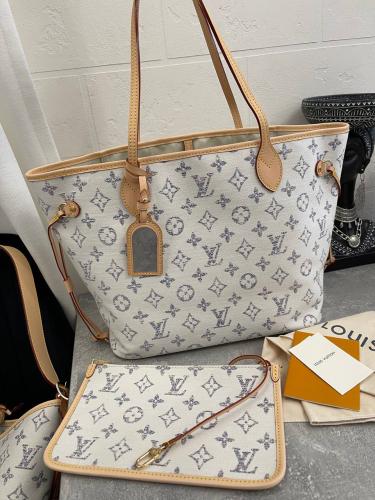 Louis Vuitton - Trust boutique