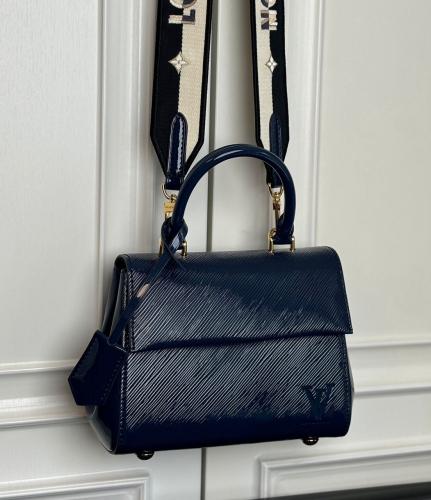 Louis Vuitton - Trust boutique
