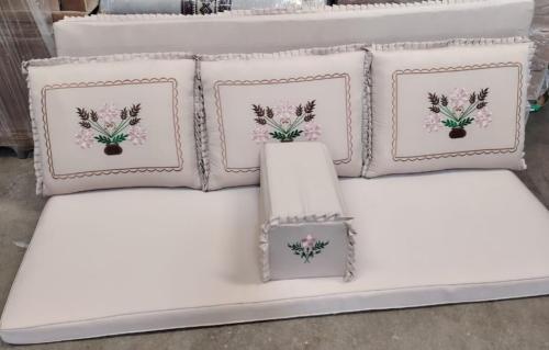 جلسة ارضية تطريز ريفي