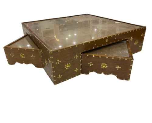طاولة خشب أرضية