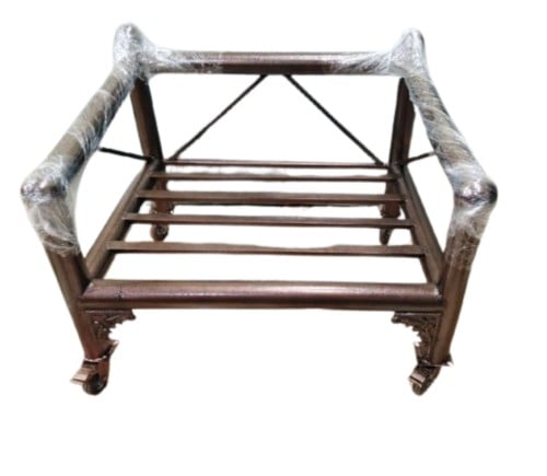 كرسي مركاز حديد مفرد (بكفرات وبدون فرش)