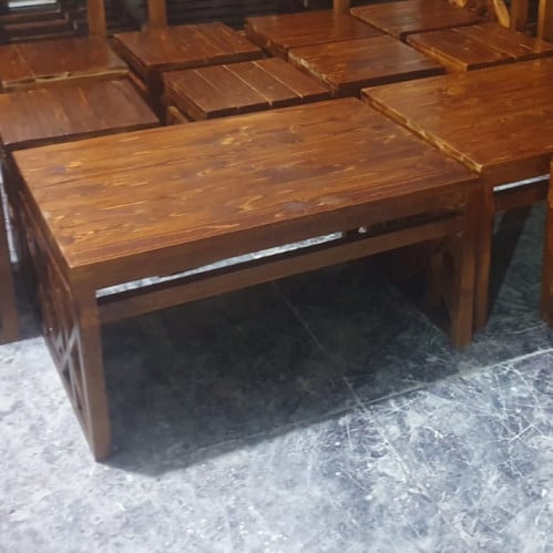 طاولة  كبيرة خشب متر بمتر ( حسب التصميم)