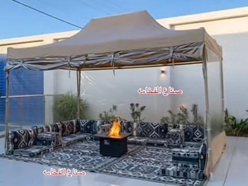 خيمة ومظلة ٣*٣شفافة مع الاثاث