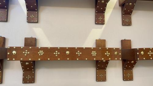 رف خشب مقاس ٨٠ سم عمق٣٠ سم