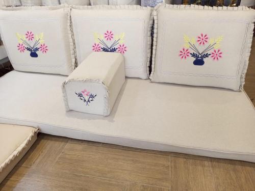 جلسة ارضية تطريز ريفي