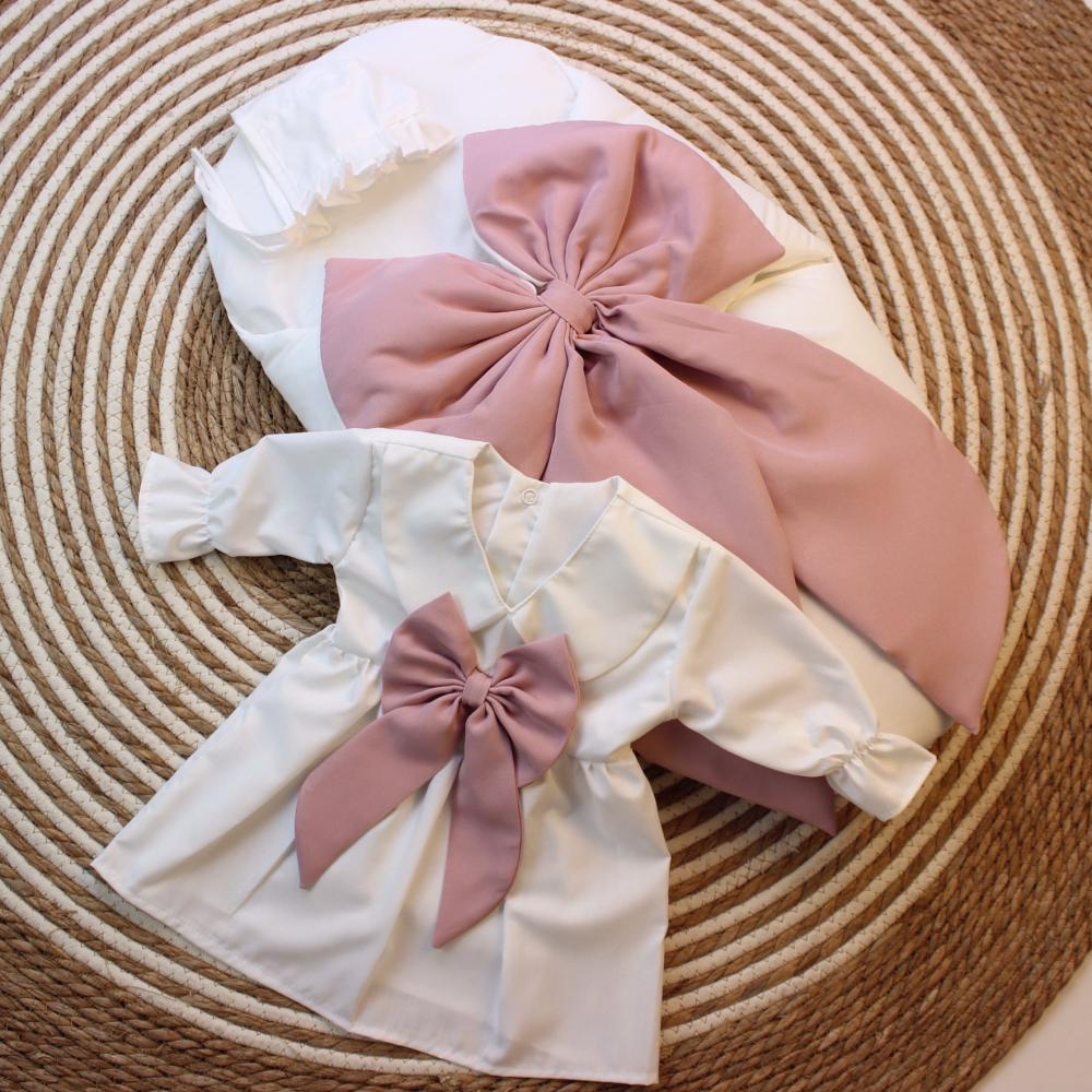 طقم مدس الفيونكة مع التطريز على الياقة والمدس