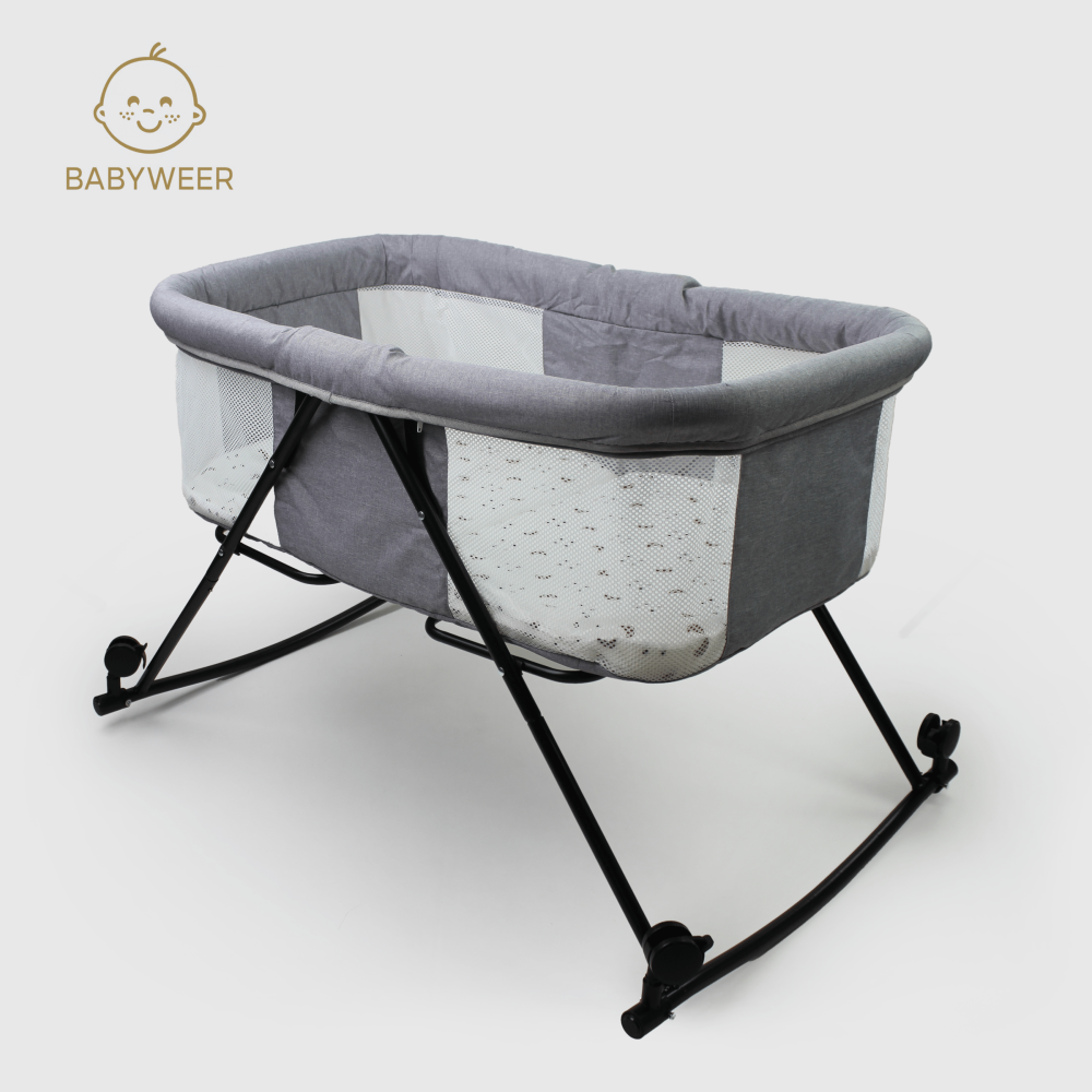 سرير مواليد هزاز بكفرات قابل للطي