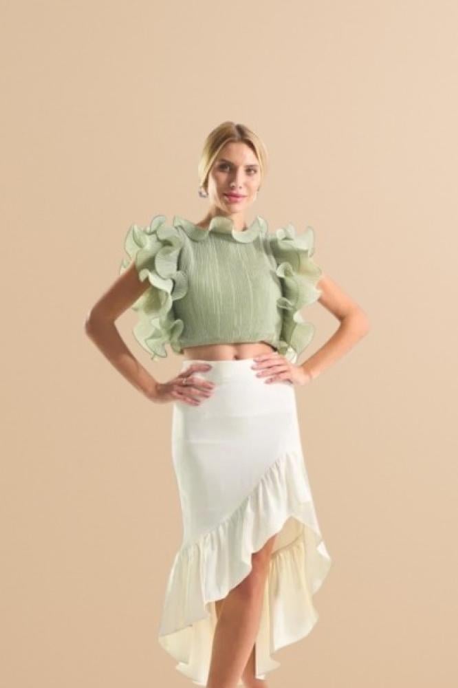 تنورة بفتحة جانبية